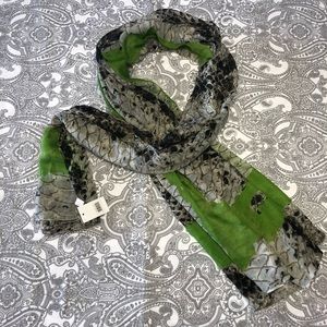 ⬇️🌴5 for $20🌴 snakeskin and lime green scarf